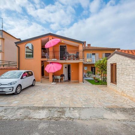 Ferucio House With Apartments ウマグ エクステリア 写真