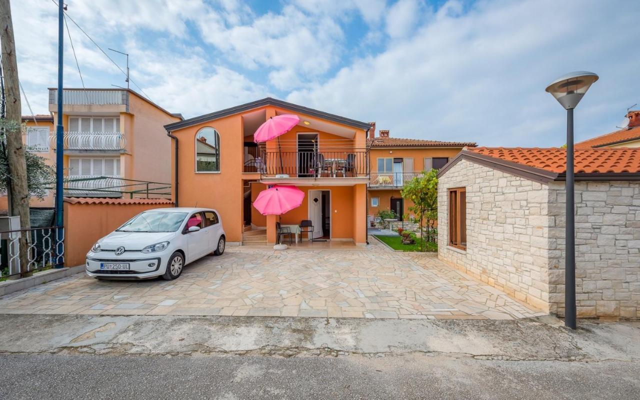 Ferucio House With Apartments ウマグ エクステリア 写真